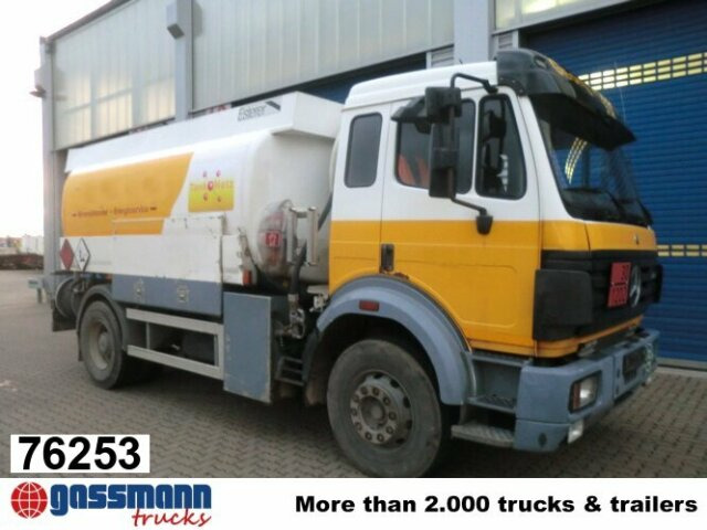 Mercedes-Benz SK 1824 L 4x2, Esterer Tankaufbau ca. 13.100l, 2 - Camión cisterna: foto 1 Mercedes-Benz SK 1824 L 4x2, Esterer Tankaufbau ca. 13.100l, 2 - Camión cisterna: foto 1