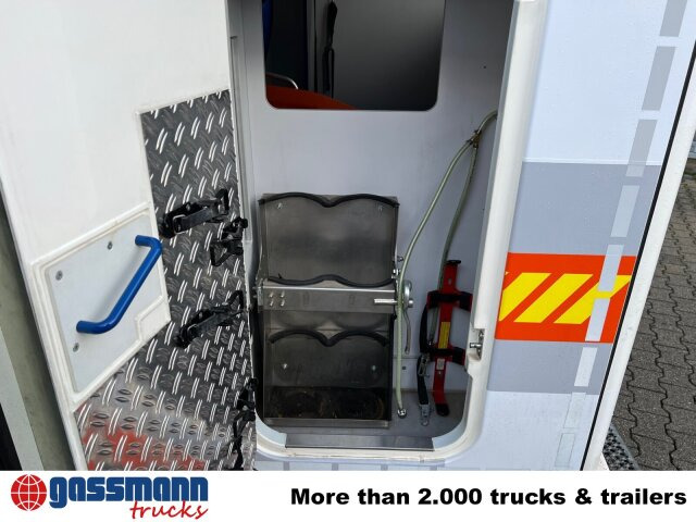 Mercedes-Benz Sprinter 313 CDI 4x2, Rettungswagen - Furgón: foto 2 Mercedes-Benz Sprinter 313 CDI 4x2, Rettungswagen - Furgón: foto 2
