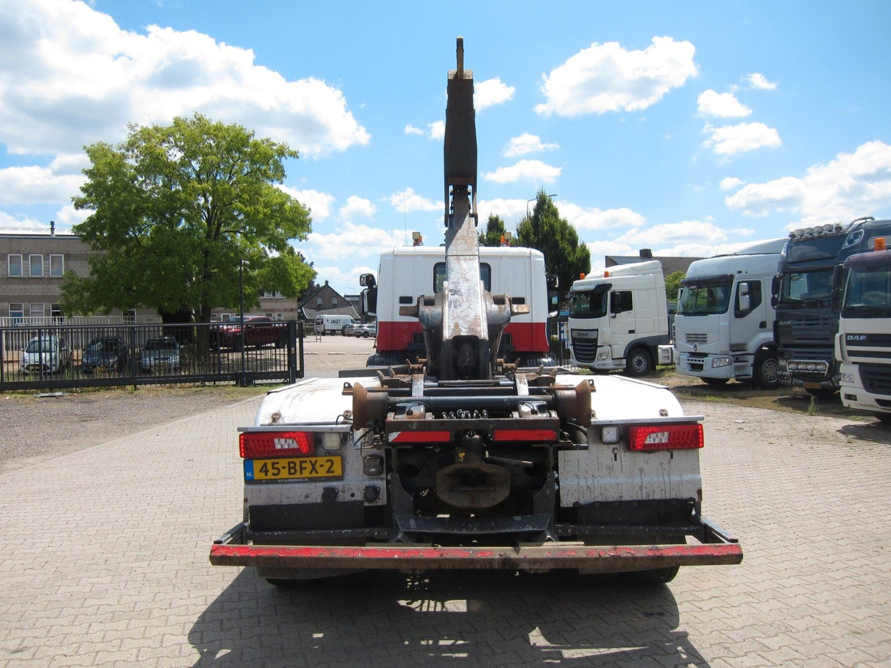 Scania P410 CB6X2 HSA Hyva 22T Haken E6 Liftachse - Camión multibasculante: foto 4 Scania P410 CB6X2 HSA Hyva 22T Haken E6 Liftachse - Camión multibasculante: foto 4