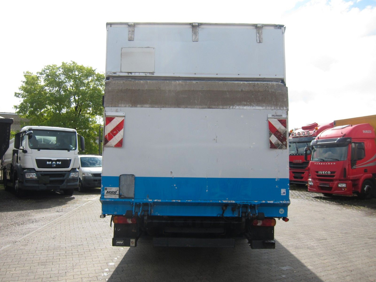 Volvo FL 240 12T Koffer KBW Manual - Camión caja cerrada: foto 4 Volvo FL 240 12T Koffer KBW Manual - Camión caja cerrada: foto 4