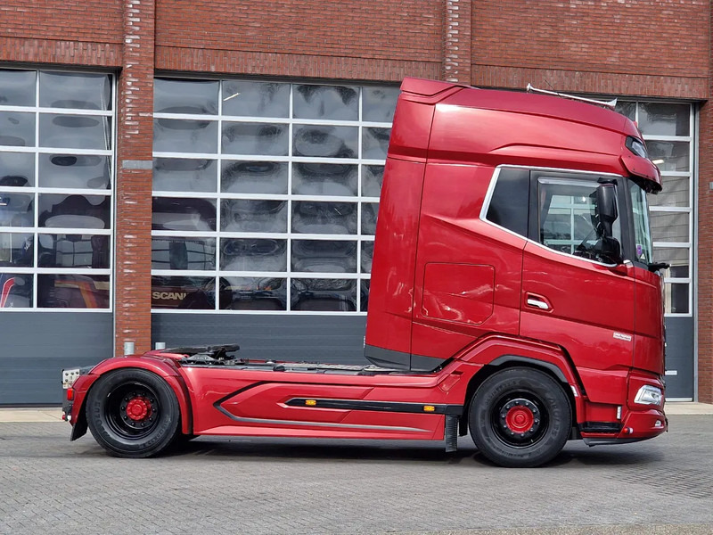 Cabeza tractora DAF XG+ 530 4x2 - Full spec - New engine - Full air - Leather interior - 2x tank -: foto 8 Cabeza tractora DAF XG+ 530 4x2 - Full spec - New engine - Full air - Leather interior - 2x tank -: foto 8