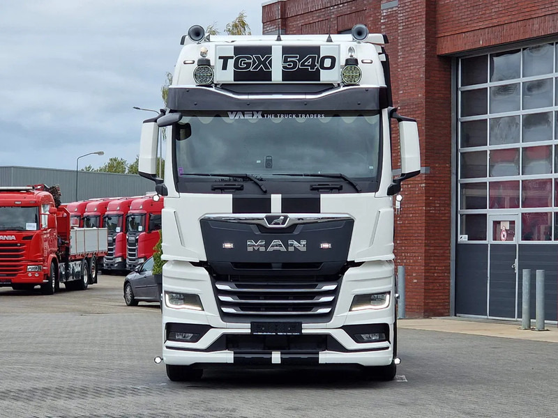 MAN TGX 18.540 GX - New - Retarder - Night clima - Alcoa - Show truck - Lightbar - - Cabeza tractora: foto 2 MAN TGX 18.540 GX - New - Retarder - Night clima - Alcoa - Show truck - Lightbar - - Cabeza tractora: foto 2