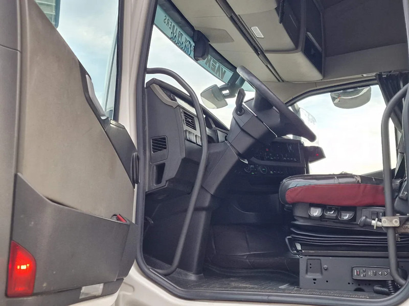 Leasing de Volvo FH 13.500 Globetrotter 6x2 - PTO/Hydraulic - 3.00 WB - Full air - Volvo FH 13.500 Globetrotter 6x2 - PTO/Hydraulic - 3.00 WB - Full air -: foto 9