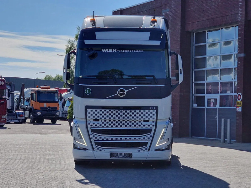 Volvo FH 13.500 Globetrotter XL 4x2 - NEW - Full spec - I parkcool - Full air - - Cabeza tractora: foto 2 Volvo FH 13.500 Globetrotter XL 4x2 - NEW - Full spec - I parkcool - Full air - - Cabeza tractora: foto 2