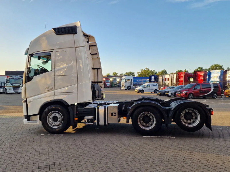 Volvo FH 13.500 Globetrotter XL 6x2 - Full air - 3.20 WB - MA VIN - Low KM - Leather - Cabeza tractora: foto 4 Volvo FH 13.500 Globetrotter XL 6x2 - Full air - 3.20 WB - MA VIN - Low KM - Leather - Cabeza tractora: foto 4