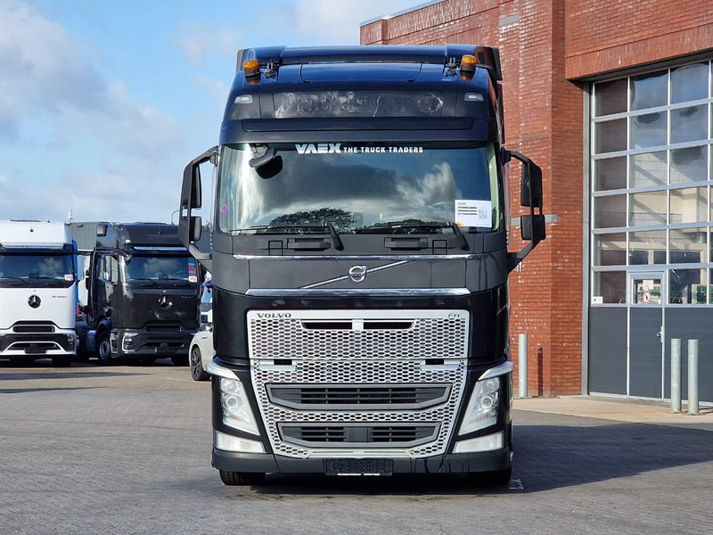 Volvo FH 13.540 Globetrotter 6x2 - Full air - VEB+ - Led - Cabeza tractora: foto 2 Volvo FH 13.540 Globetrotter 6x2 - Full air - VEB+ - Led - Cabeza tractora: foto 2