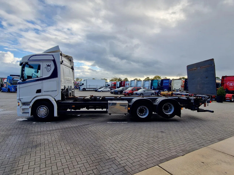 Camión chasis Scania R500 NGS 6x2 - Chassis - 4.95 WB - Loadlift - Retarder - Full air - Navi - Led: foto 7
