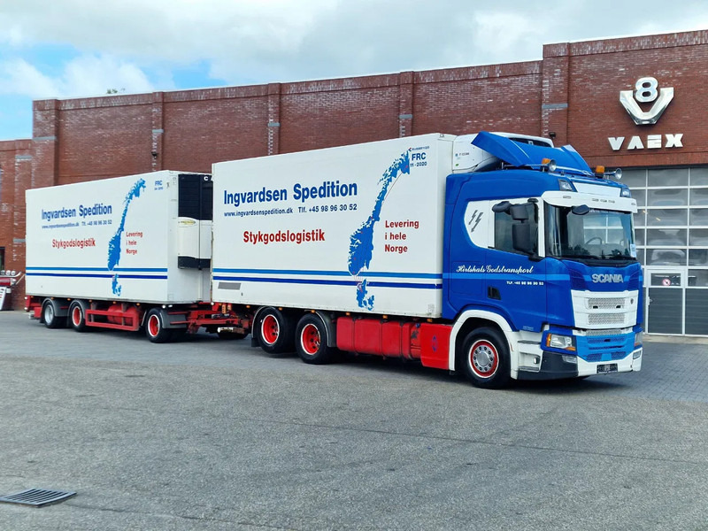 Scania R500 NGS B6X2NB / Trailer-Bygg 12-2004 / Frigobox Sidedoors / Rohrbahen / hooks - Camión frigorífico: foto 1 Scania R500 NGS B6X2NB / Trailer-Bygg 12-2004 / Frigobox Sidedoors / Rohrbahen / hooks - Camión frigorífico: foto 1