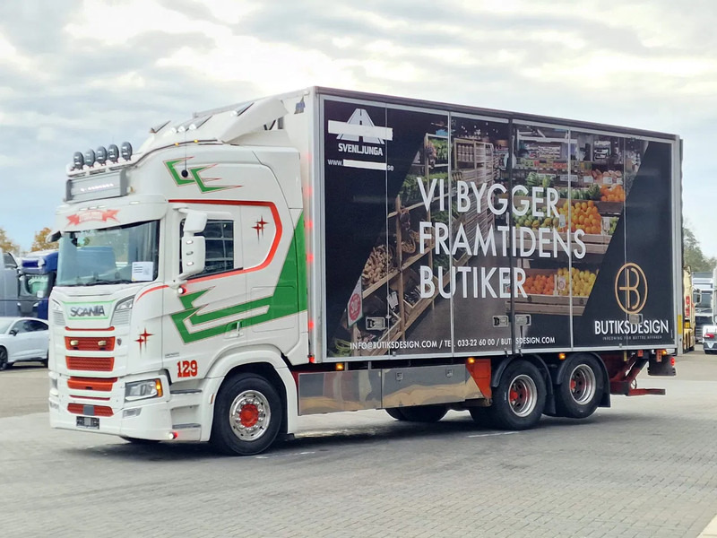 Scania R580 V8 NGS Highline 6x2 - Box with sidedoors - Loadlift - Retarder - Full air - 475 wb - Camión caja cerrada: foto 3 Scania R580 V8 NGS Highline 6x2 - Box with sidedoors - Loadlift - Retarder - Full air - 475 wb - Camión caja cerrada: foto 3