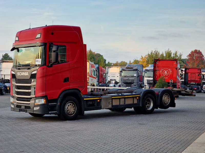 Scania S500 NGS Highline 6x2 - BDF - Full air - Navi - Retarder - Camión portacontenedore/ Intercambiable: foto 3 Scania S500 NGS Highline 6x2 - BDF - Full air - Navi - Retarder - Camión portacontenedore/ Intercambiable: foto 3