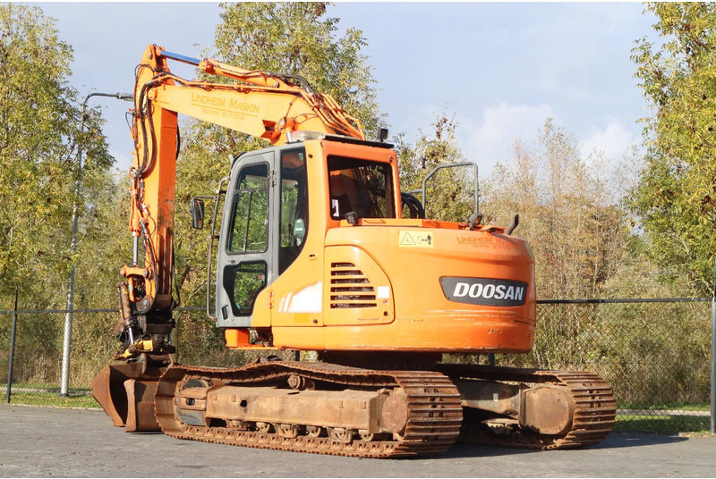 Doosan DX140LCR-3 | DX 140 LCR-3 | TILT ROTATOR | BUCKET | DOZERBLADE - Excavadora de cadenas: foto 3 Doosan DX140LCR-3 | DX 140 LCR-3 | TILT ROTATOR | BUCKET | DOZERBLADE - Excavadora de cadenas: foto 3