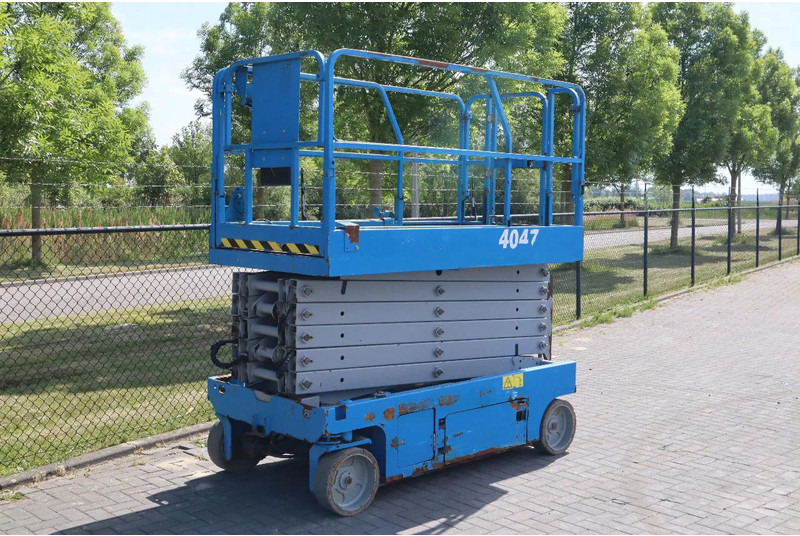 Genie GS-4047 | 14 METER | 350 KG - Plataforma de tijeras: foto 3 Genie GS-4047 | 14 METER | 350 KG - Plataforma de tijeras: foto 3