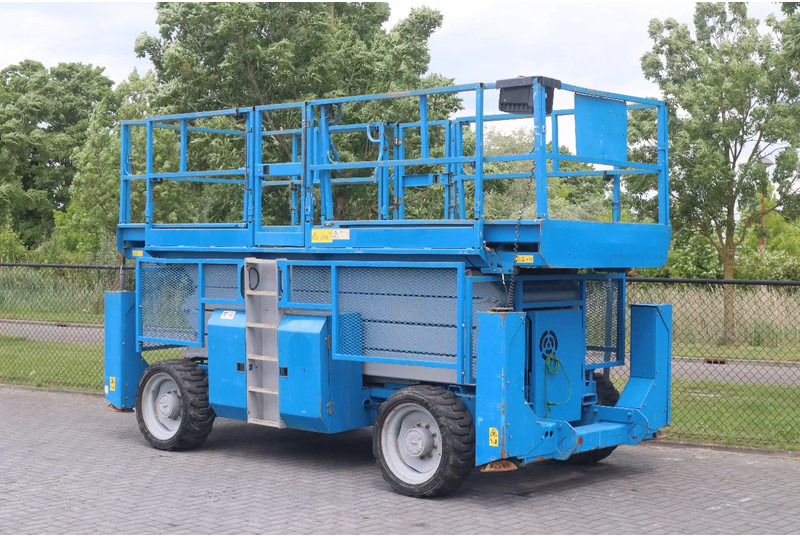 Genie GS-4390 RT | 15 METER | 680 KG - Plataforma de tijeras: foto 3 Genie GS-4390 RT | 15 METER | 680 KG - Plataforma de tijeras: foto 3