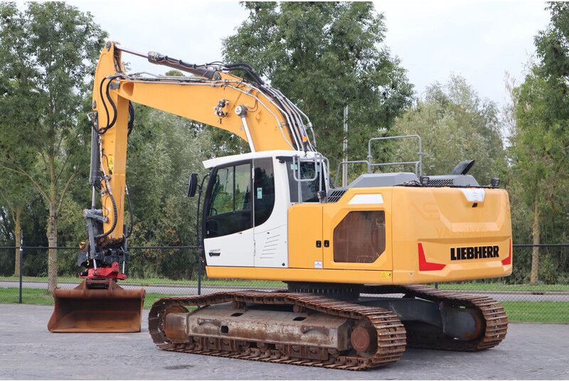 Liebherr R924 WLC | ROTOTILT R8 | BUCKET | - Excavadora de cadenas: foto 3 Liebherr R924 WLC | ROTOTILT R8 | BUCKET | - Excavadora de cadenas: foto 3