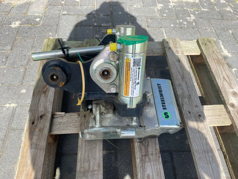 Sanderson STEELWRIST TMX S30 -180HA | TILT QUICKCOUPLER | TILTING COUPLER | NEW - Rotor basculante para Maquinaria de construcción: foto 2 Sanderson STEELWRIST TMX S30 -180HA | TILT QUICKCOUPLER | TILTING COUPLER | NEW - Rotor basculante para Maquinaria de construcción: foto 2