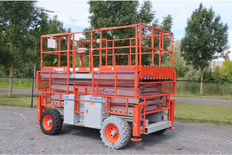 Skyjack SJ8841 E | 14.5 METER | 681 KG - Plataforma de tijeras: foto 2 Skyjack SJ8841 E | 14.5 METER | 681 KG - Plataforma de tijeras: foto 2