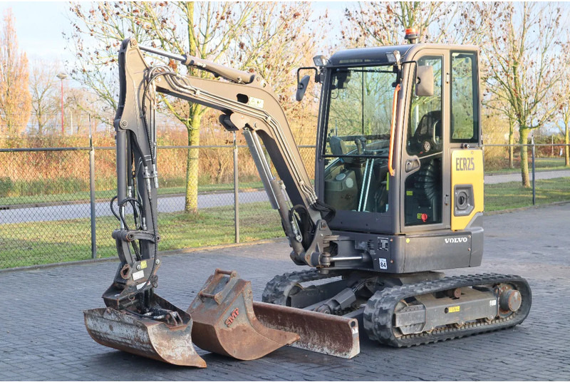 Volvo ECR25 ELEKTRIC | JECR25D | TILTBUCKET | BUCKET | LOW HOURS - Miniexcavadora: foto 2 Volvo ECR25 ELEKTRIC | JECR25D | TILTBUCKET | BUCKET | LOW HOURS - Miniexcavadora: foto 2