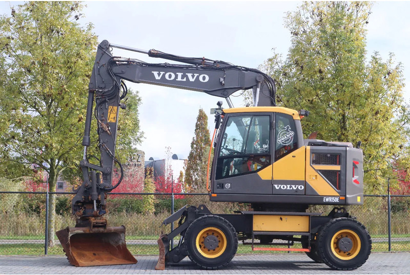 Volvo EWR 150 E | ROTOTILT | BUCKET | TRAILER HYDR - Excavadora de ruedas: foto 1 Volvo EWR 150 E | ROTOTILT | BUCKET | TRAILER HYDR - Excavadora de ruedas: foto 1