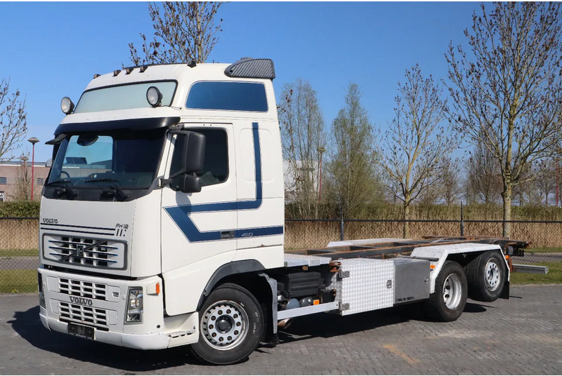 Volvo FH 460 | 6X2 | MANUAL | BDF | RETARDER | EURO 3 - Camión portacontenedore/ Intercambiable: foto 1 Volvo FH 460 | 6X2 | MANUAL | BDF | RETARDER | EURO 3 - Camión portacontenedore/ Intercambiable: foto 1