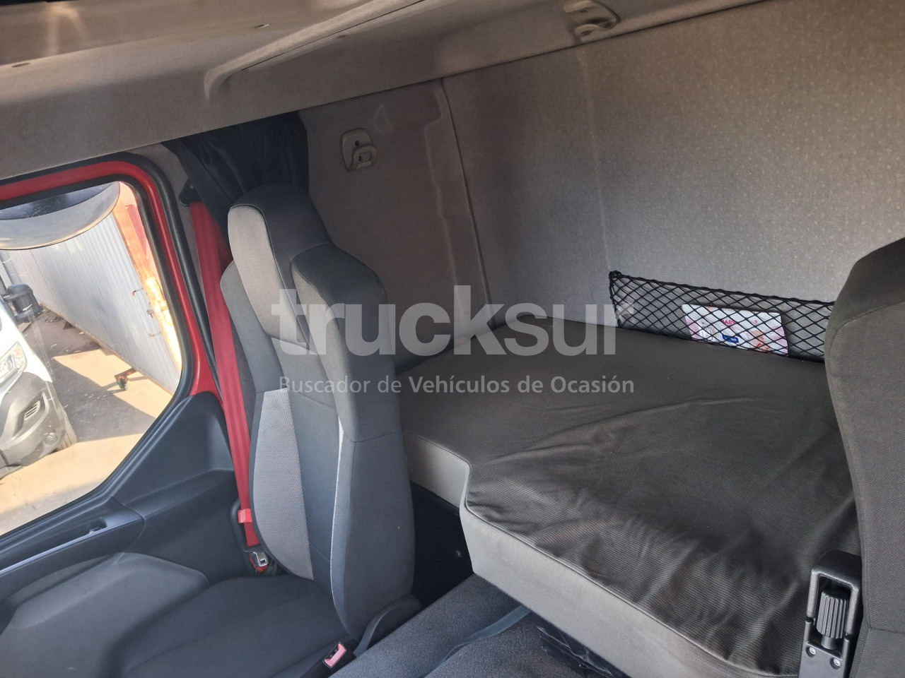 RENAULT D18 WIDE PORTACOCHES - Cabeza tractora: foto 5 RENAULT D18 WIDE PORTACOCHES - Cabeza tractora: foto 5