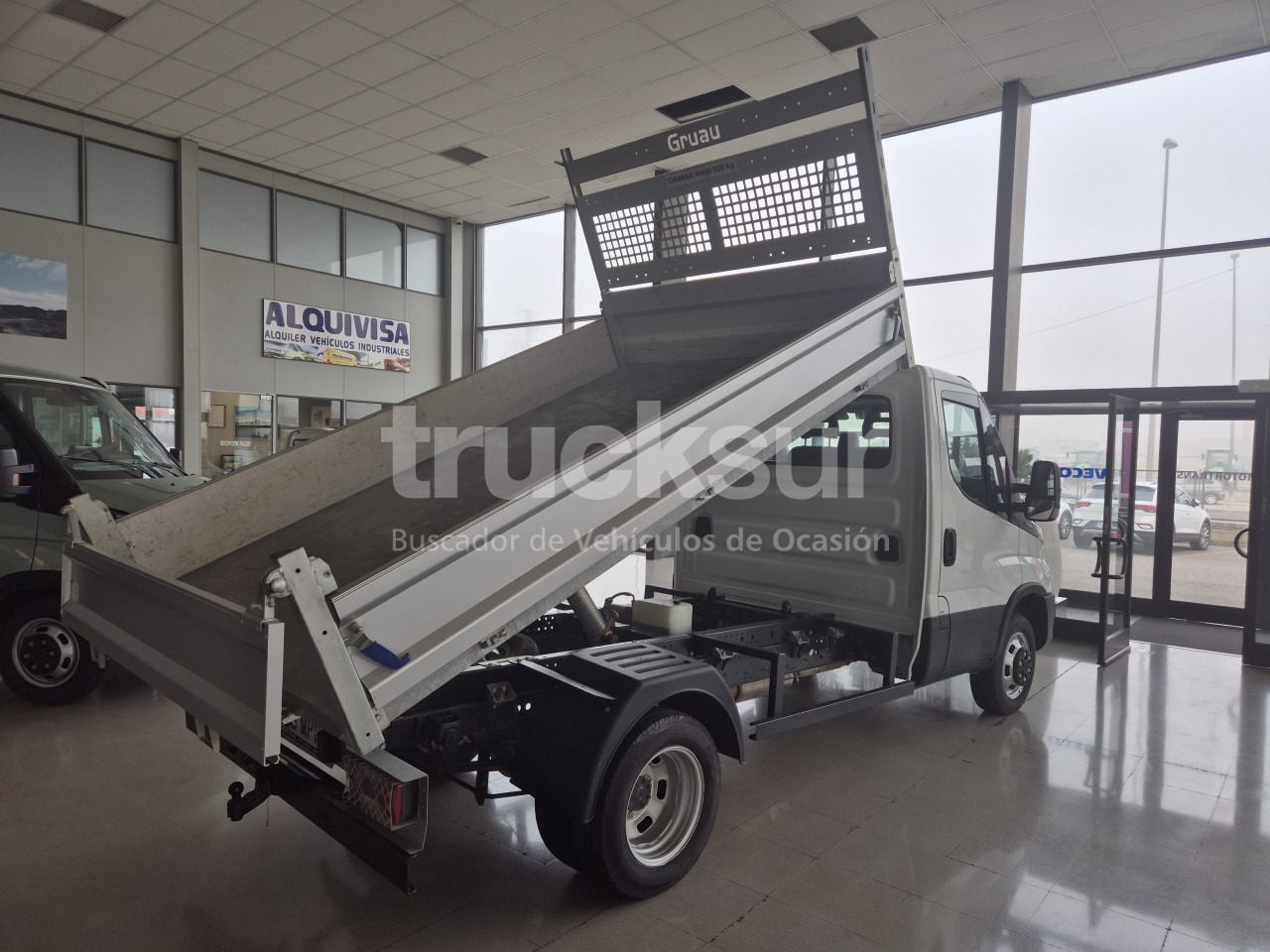 IVECO DAILY 35C14H - Volquete furgoneta: foto 4 IVECO DAILY 35C14H - Volquete furgoneta: foto 4