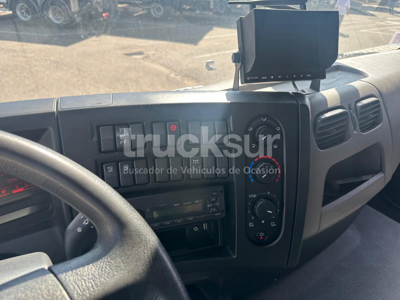 RENAULT D320.18 - Camión frigorífico: foto 5 RENAULT D320.18 - Camión frigorífico: foto 5