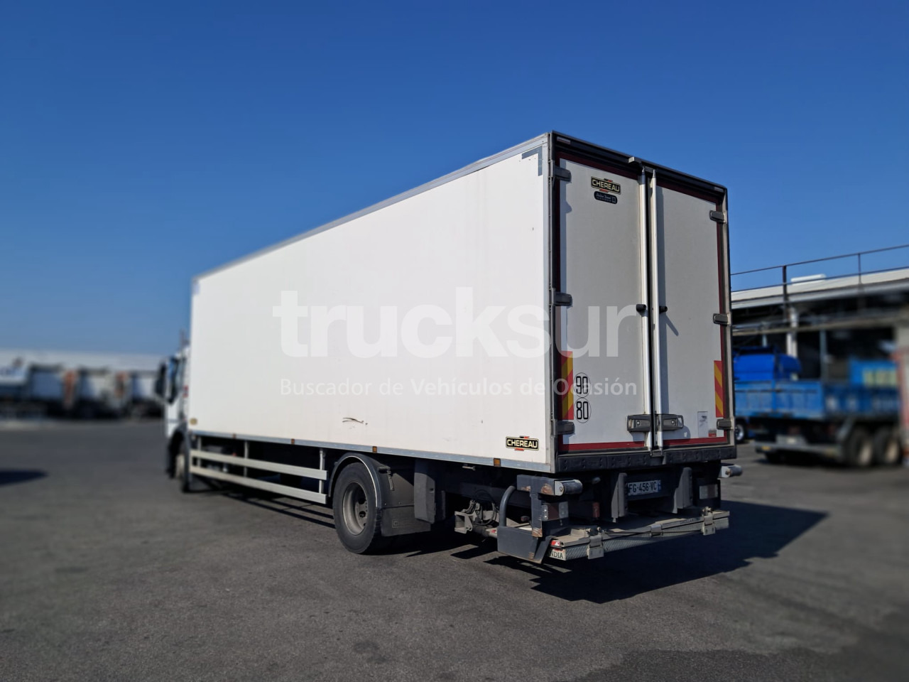RENAULT D320.18 - Camión frigorífico: foto 4 RENAULT D320.18 - Camión frigorífico: foto 4