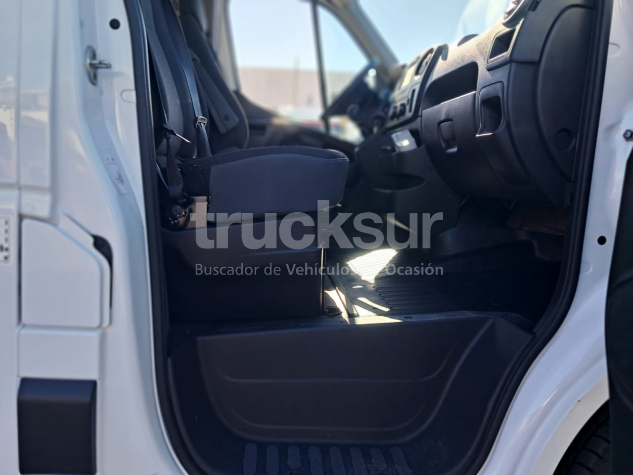 Leasing de RENAULT MASTER 145.35  FRC-X RENAULT MASTER 145.35  FRC-X: foto 25