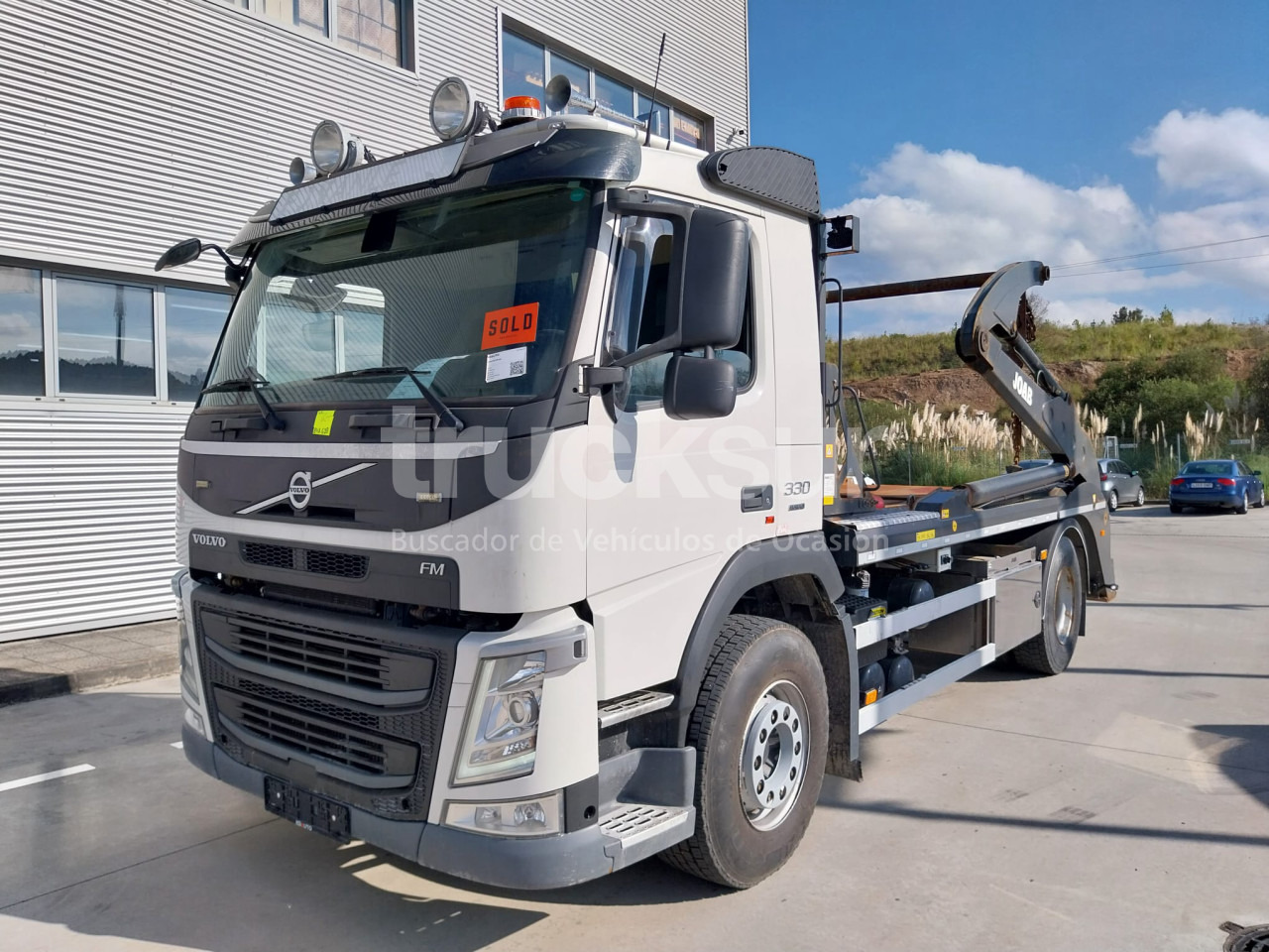 VOLVO FM 330HP - Camión portacontenedor de cadenas: foto 1 VOLVO FM 330HP - Camión portacontenedor de cadenas: foto 1