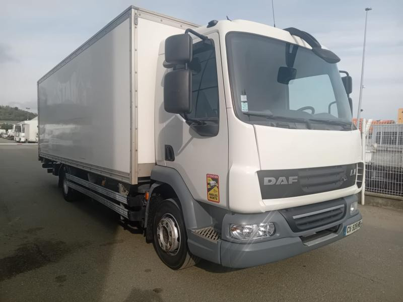 DAF LF45 210 - Camión caja cerrada: foto 2 DAF LF45 210 - Camión caja cerrada: foto 2