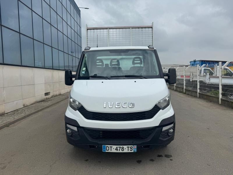 Iveco Daily 35C15 - Volquete furgoneta: foto 2 Iveco Daily 35C15 - Volquete furgoneta: foto 2