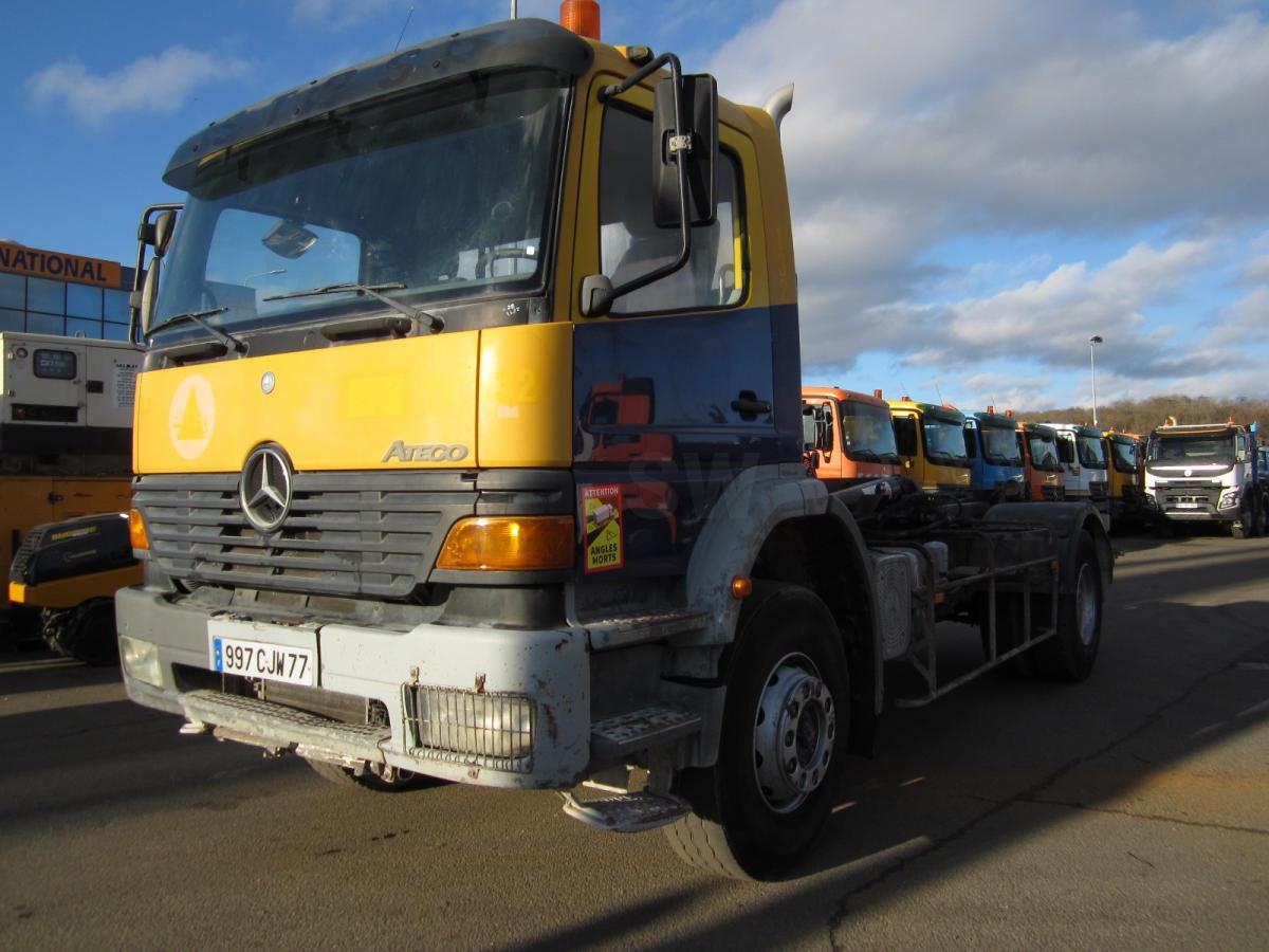 Mercedes Atego 1823 - Camión multibasculante: foto 1 Mercedes Atego 1823 - Camión multibasculante: foto 1