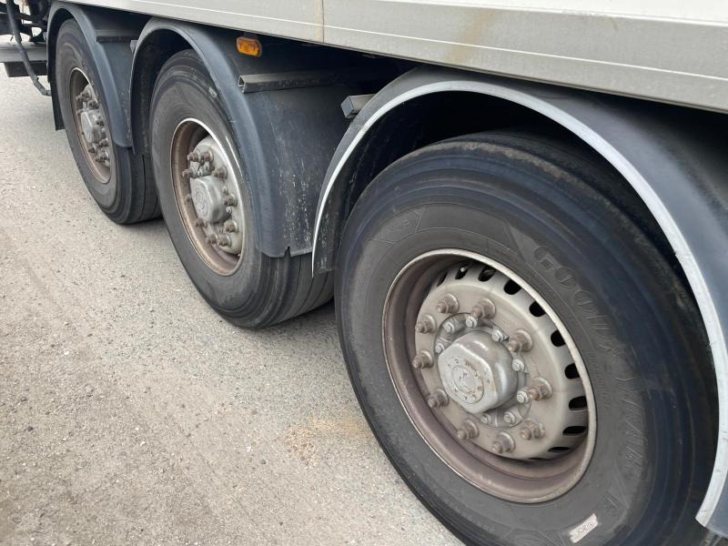 Samro  - Semirremolque caja cerrada: foto 4 Samro  - Semirremolque caja cerrada: foto 4