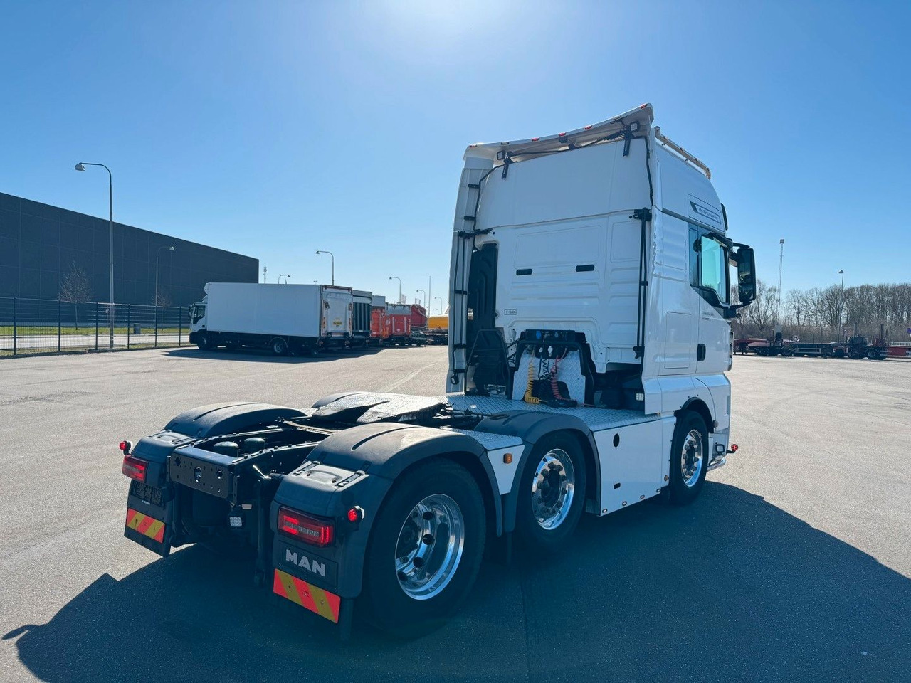 MAN TGX 26.500 6x2/2 XXL PerformanceLine - Cabeza tractora: foto 3 MAN TGX 26.500 6x2/2 XXL PerformanceLine - Cabeza tractora: foto 3
