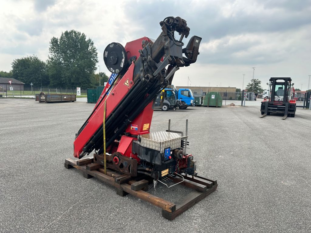 HMF 2120 K4 Radio Remote / Crane / Kran HMF 2120 K4 Radio Remote / Crane / Kran - Grúa para camión: foto 3 HMF 2120 K4 Radio Remote / Crane / Kran HMF 2120 K4 Radio Remote / Crane / Kran - Grúa para camión: foto 3