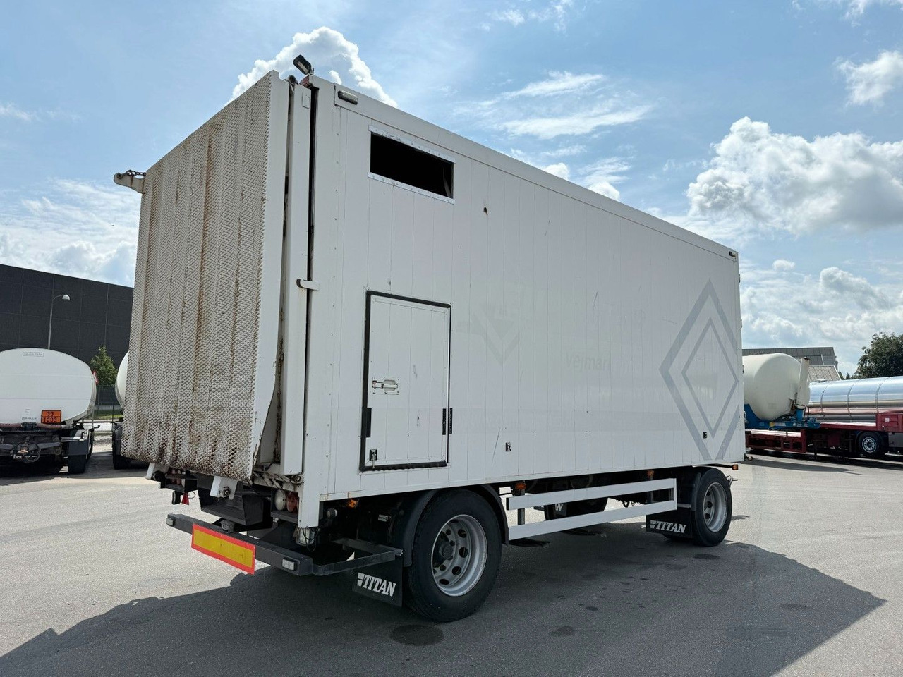 Kel-Berg 20 t. Alubox - Maschineramp Kel-Berg 2 axle 20 t. Alubox - Maschineramp - Remolque caja cerrada: foto 3 Kel-Berg 20 t. Alubox - Maschineramp Kel-Berg 2 axle 20 t. Alubox - Maschineramp - Remolque caja cerrada: foto 3