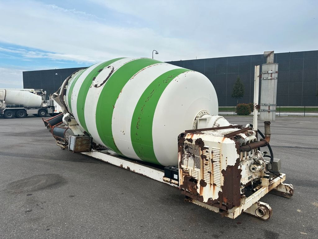 LT 90 D 9 m3 Concrete Mixer on Flat / Deutz - Camión hormigonera: foto 2 LT 90 D 9 m3 Concrete Mixer on Flat / Deutz - Camión hormigonera: foto 2