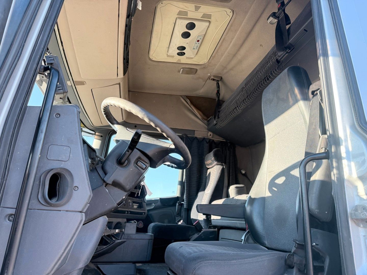 Scania R380 4x2 Autotransport with hydraulic ramp - Camión portavehículos: foto 5 Scania R380 4x2 Autotransport with hydraulic ramp - Camión portavehículos: foto 5