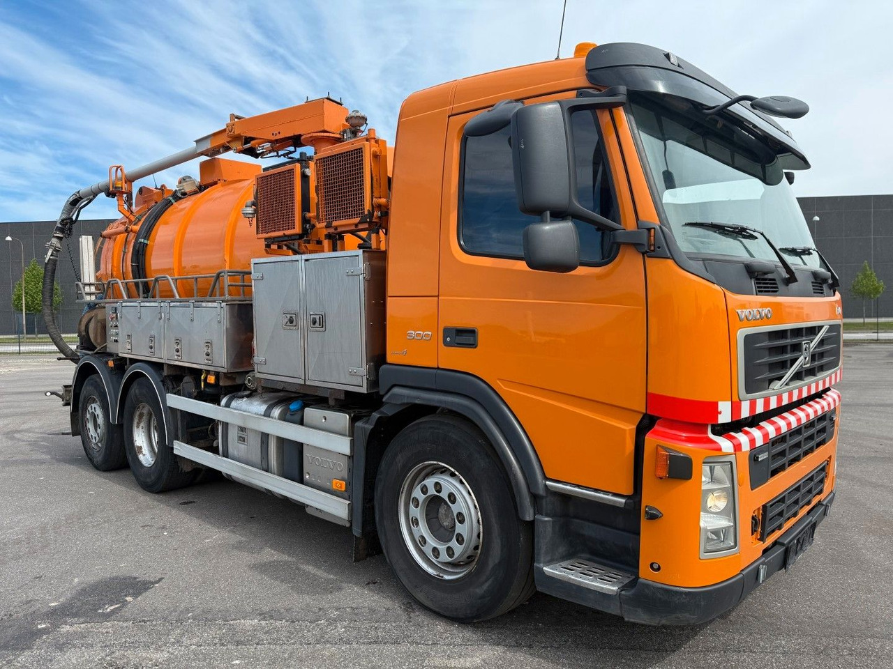 Volvo FM300 6x2*4 Simon Moos 10.500 l. Combi / Tipper - Limpieza de alcantarillado: foto 2 Volvo FM300 6x2*4 Simon Moos 10.500 l. Combi / Tipper - Limpieza de alcantarillado: foto 2