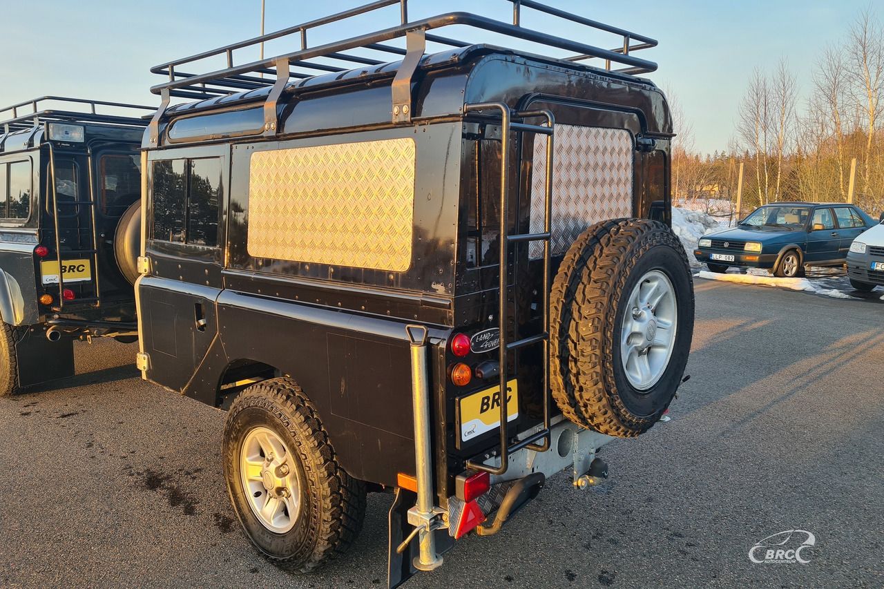 Land Rover Defender - Remolque multilift/ Portacontenedores de cadenas: foto 1 Land Rover Defender - Remolque multilift/ Portacontenedores de cadenas: foto 1