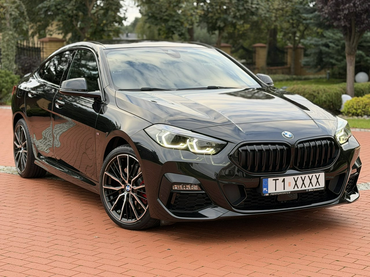 BMW 220 - Sedan: foto 2 BMW 220 - Sedan: foto 2