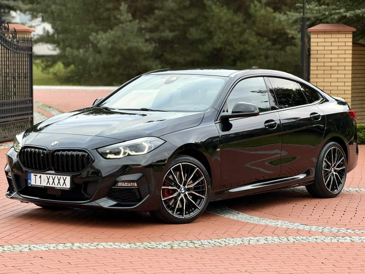 BMW 220 - Sedan: foto 1 BMW 220 - Sedan: foto 1