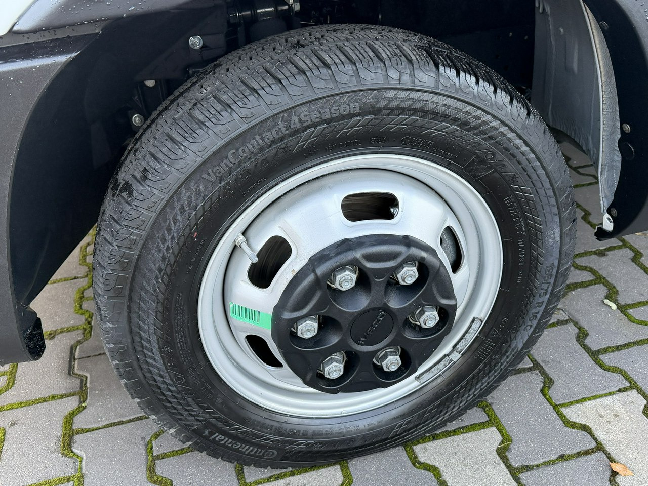 Iveco Daily 35C16 V - Furgoneta caja cerrada: foto 4 Iveco Daily 35C16 V - Furgoneta caja cerrada: foto 4