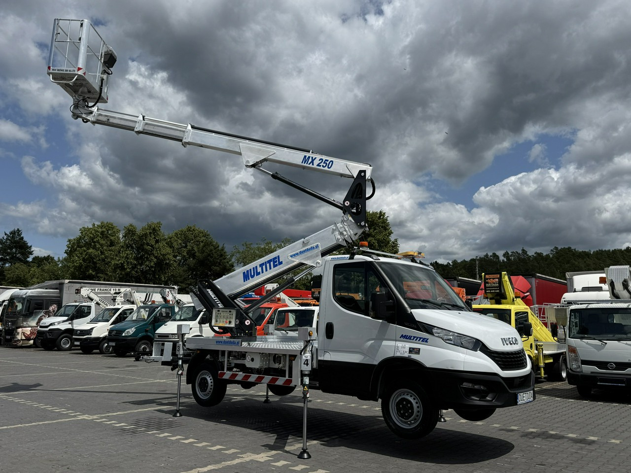 Iveco Daily 35S14 - Camión con plataforma elevadora: foto 5 Iveco Daily 35S14 - Camión con plataforma elevadora: foto 5