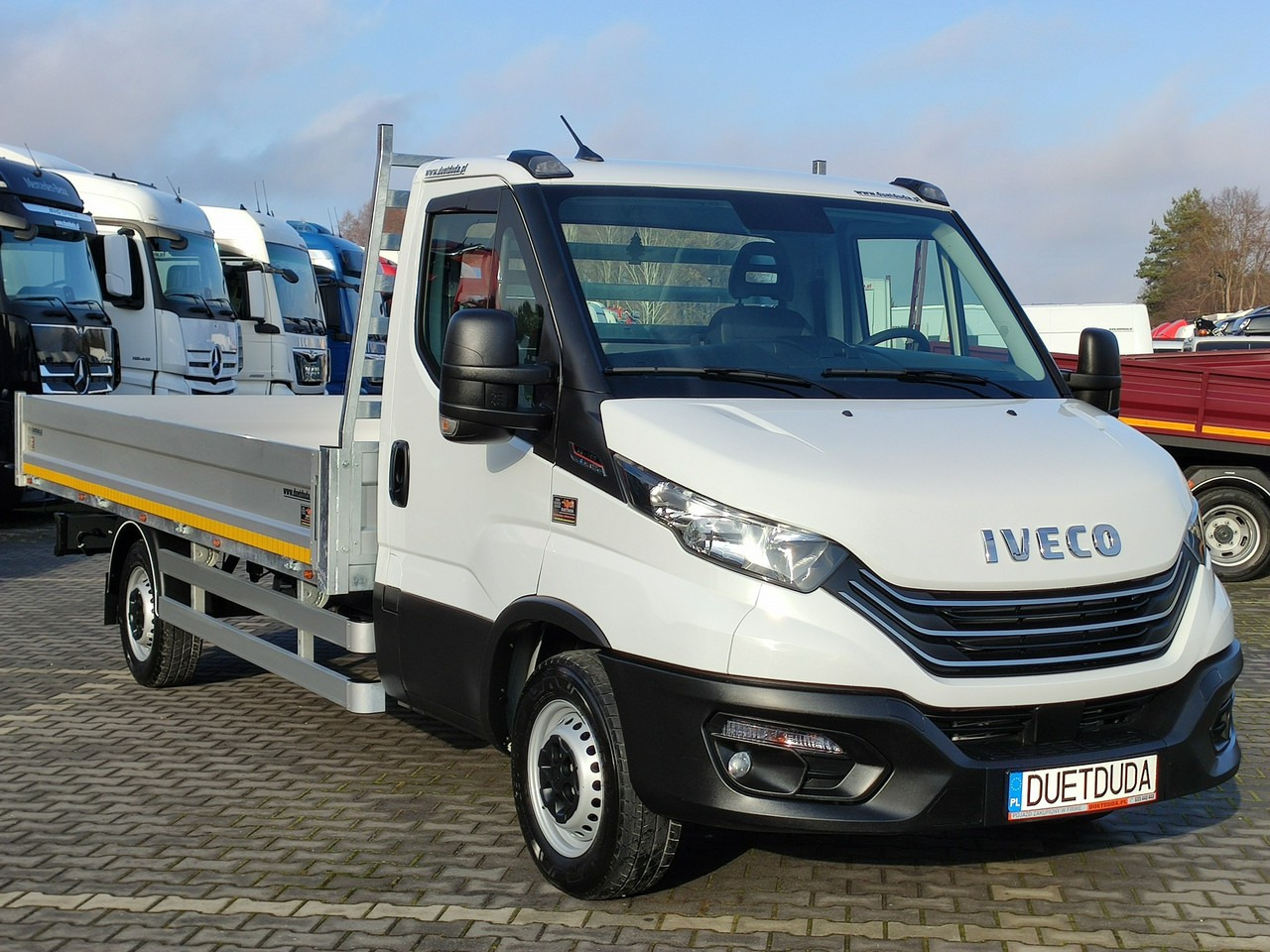Iveco Daily 35S16 V - Caja abierta furgoneta: foto 4 Iveco Daily 35S16 V - Caja abierta furgoneta: foto 4