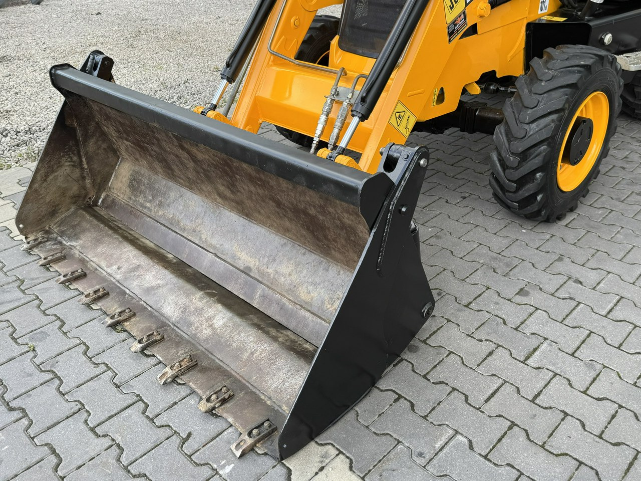 JCB MIDI CX Szybkozłącze Nowe Opony bez luzów i wycieków Super Stan - Retroexcavadora: foto 2 JCB MIDI CX Szybkozłącze Nowe Opony bez luzów i wycieków Super Stan - Retroexcavadora: foto 2