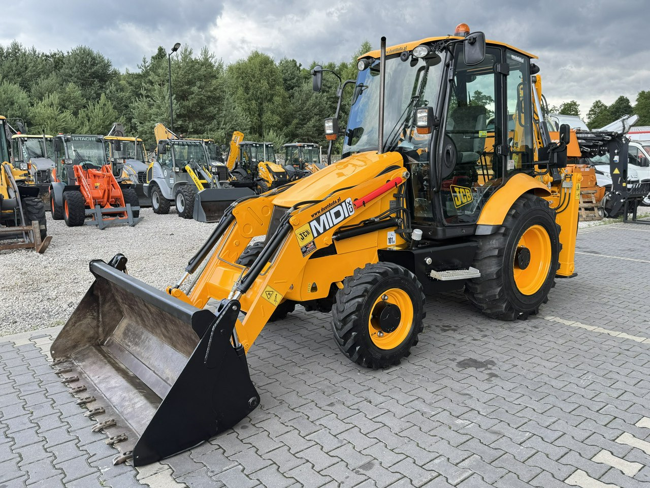 JCB MIDI CX Szybkozłącze Nowe Opony bez luzów i wycieków Super Stan - Retroexcavadora: foto 4 JCB MIDI CX Szybkozłącze Nowe Opony bez luzów i wycieków Super Stan - Retroexcavadora: foto 4