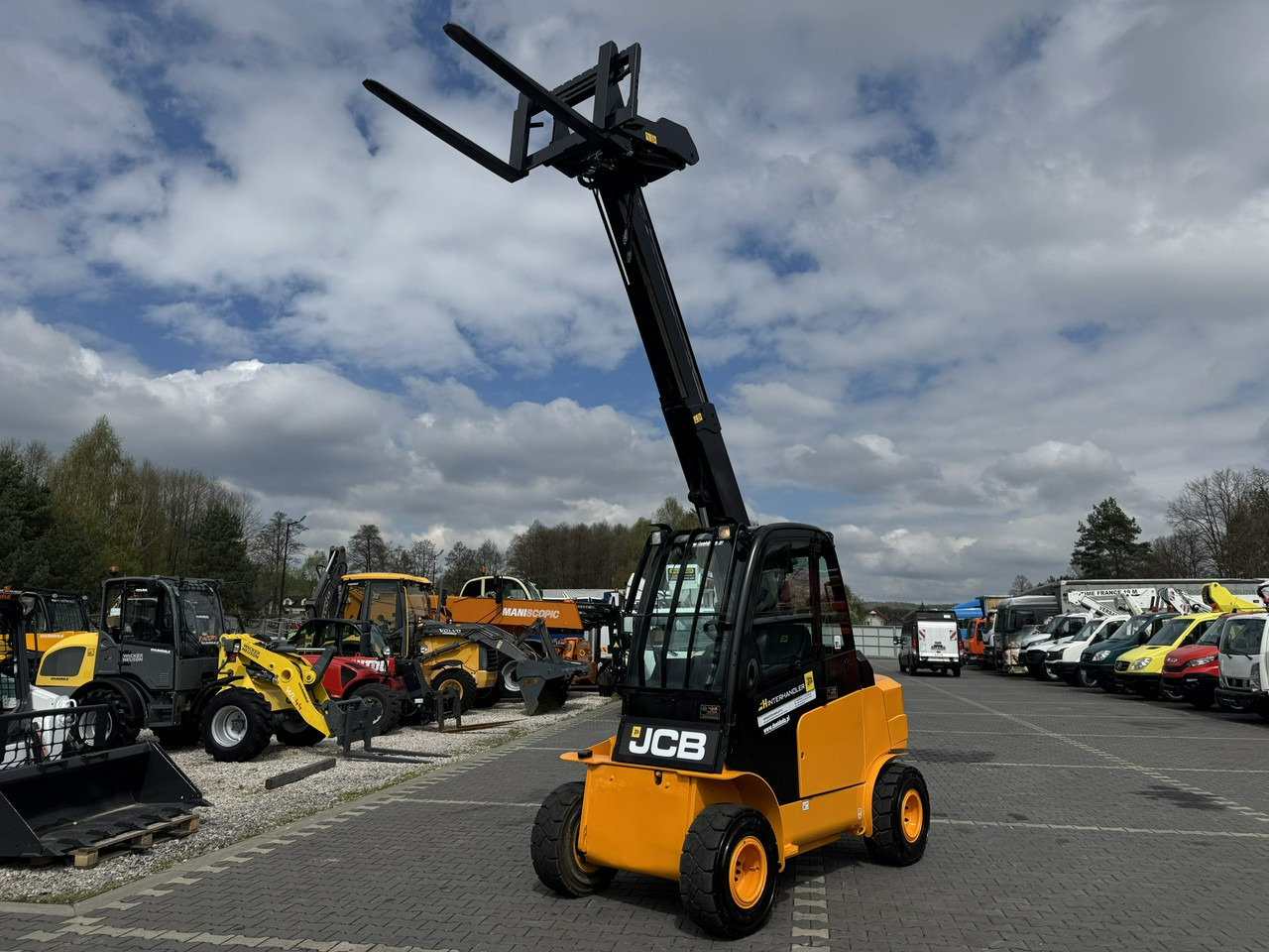 JCB TLT 35D 4x4 T4 TELESKOP / TELESKOPOWY Ładowarka Teleskopowa - Manipulador telescópico: foto 5 JCB TLT 35D 4x4 T4 TELESKOP / TELESKOPOWY Ładowarka Teleskopowa - Manipulador telescópico: foto 5