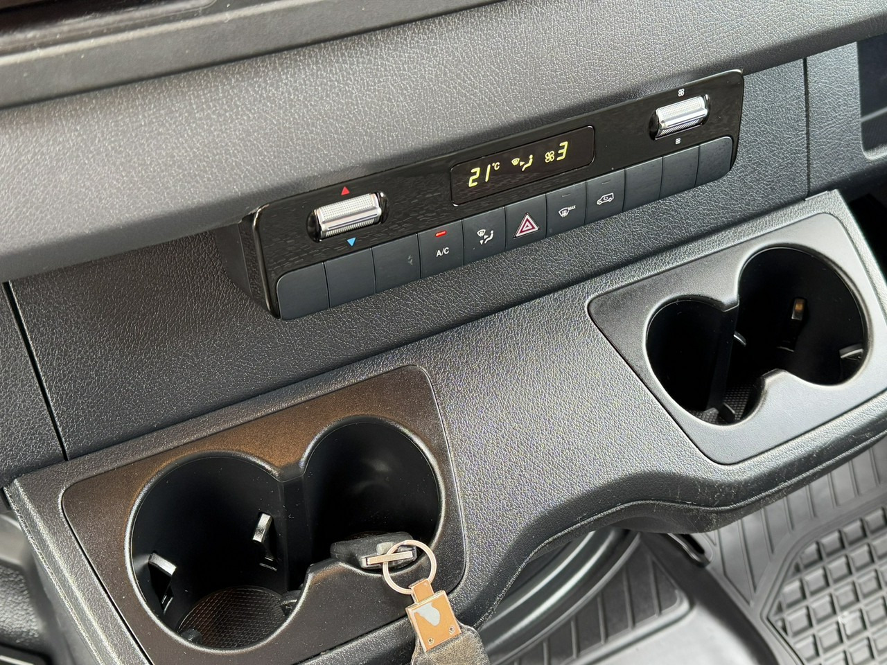 Furgón Mercedes 319: foto 25 Furgón Mercedes 319: foto 25