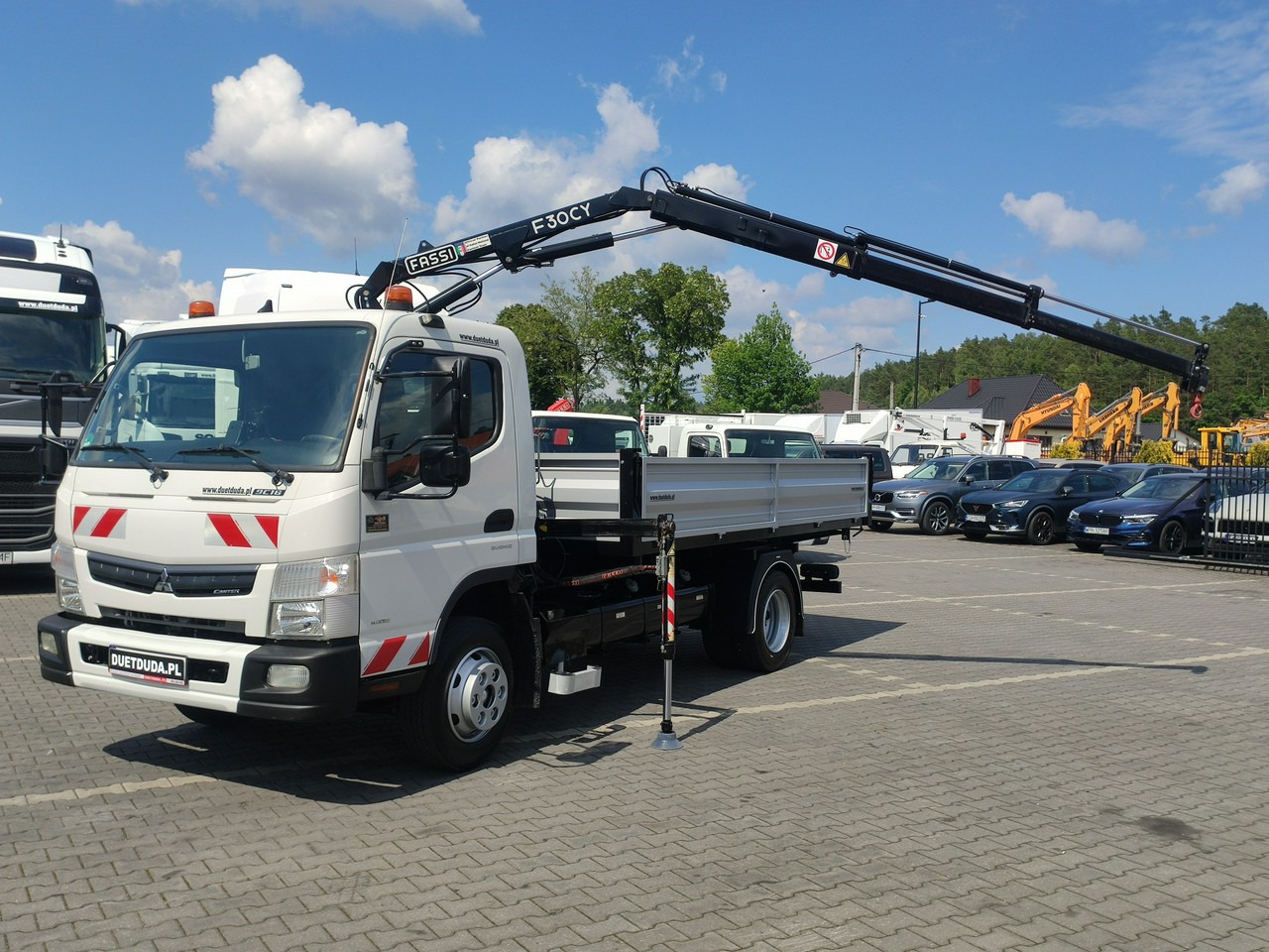 Mitsubishi Canter Fuso 9C18 3.0/180KM Automat, HDS FASSI F30 Wywrotka 3-str - Camión volquete, Camión grúa: foto 1 Mitsubishi Canter Fuso 9C18 3.0/180KM Automat, HDS FASSI F30 Wywrotka 3-str - Camión volquete, Camión grúa: foto 1